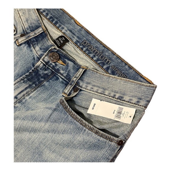GAP Premium Straight Light Blue Jeans with Faded Wash Men’s 31/30 New w/ Tags - Picture 3 of 3